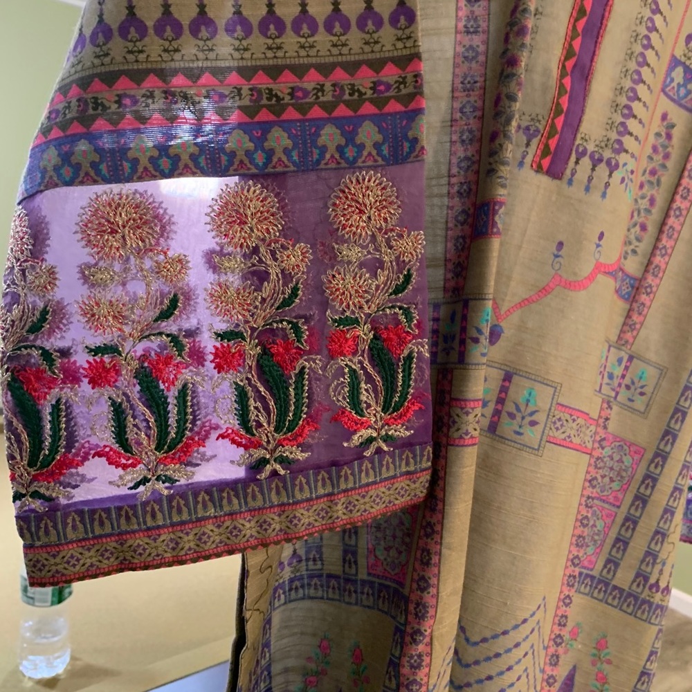 Warda kurta - Picture 4 of 8